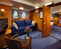  Vacation Hub International | The Queen Mary Lobby