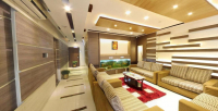  Vacation Hub International | Mirage Lords Inn Lobby