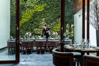  Vacation Hub International | Hotel Hugo Lobby