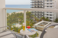  Vacation Hub International | Best Western Plus Atlantic Beach Resort Lobby
