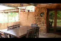  Vacation Hub International | Adama Artistic Chalets & Teepees - Kingfisher Lobby