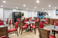  Vacation Hub International | Holiday Inn Express New York-Brooklyn Lobby