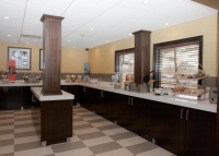  Vacation Hub International | Hampton Inn Ridgefield Park Lobby