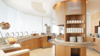  Vacation Hub International | Holiday Inn Express Oxford - Kassam Stadium Lobby