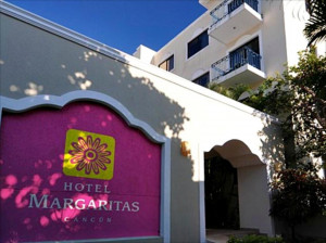  Vacation Hub International | Hotel Margaritas Cancun Lobby