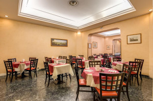  Vacation Hub International | Hotel San Remo Lobby