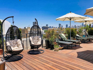  Vacation Hub International | Center Chic Hotel Lobby