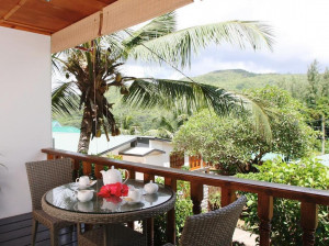  Vacation Hub International | South Point Chalets Lobby