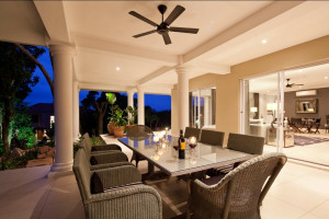  Vacation Hub International | Luxury Seaside Homes- Palmtree House Lobby