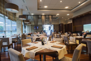  Vacation Hub International | Golden Tulip Warsaw Centre Lobby