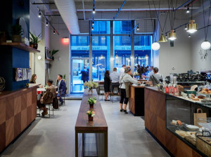  Vacation Hub International | LYRIC at 70 Pine Lobby