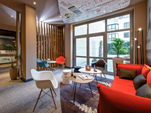  Vacation Hub International | ibis Bremen City Lobby