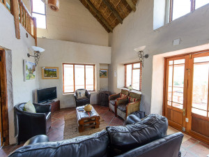  Vacation Hub International | Oaksrest Vineyards Guest Farm - Chenin Blanc Cottage Lobby