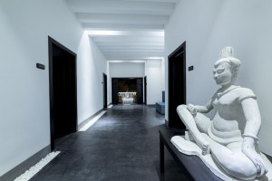  Vacation Hub International | Hotel De L'Homme Lobby
