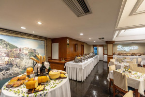  Vacation Hub International | Bella Italia Hotel & Eventos Lobby