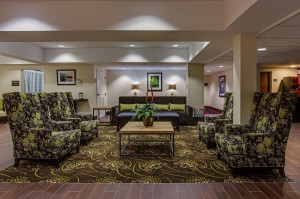  Vacation Hub International | Hampton Inn Pawley's Island Lobby