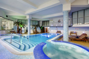  Vacation Hub International | Preluna Hotel Lobby