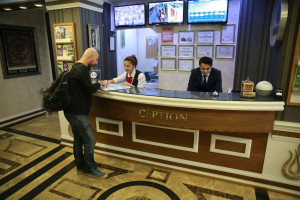  Vacation Hub International | Black Pearl Hotel Lobby