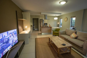  Vacation Hub International | The Hub Apartments Lobby
