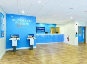  Vacation Hub International | Travelodge London Central City Road Lobby