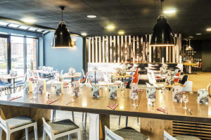  Vacation Hub International | ibis Liverpool Centre Albert Dock Hotel Lobby