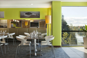  Vacation Hub International | ibis Hamilton Tainui Lobby
