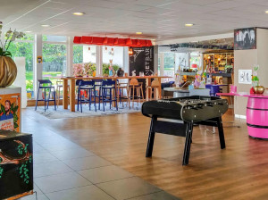  Vacation Hub International | Hotel Novotel Paris Saclay Lobby