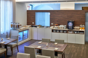  Vacation Hub International | Hotel Centrale Lobby