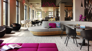 Vacation Hub International | Moxy Munich Airport Lobby