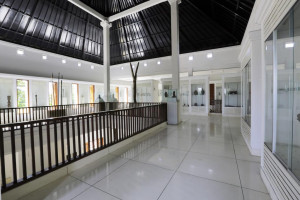  Vacation Hub International | Alam Puri Art Museum Villa Lobby