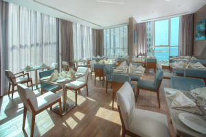  Vacation Hub International | Tryp Hotel by Wyndham Lobby