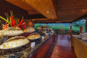  Vacation Hub International | Paradise Bay Resort Lobby