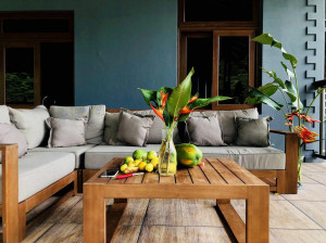  Vacation Hub International | Blue Hill Hotel Lobby