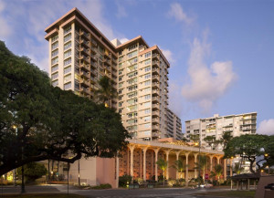  Vacation Hub International | Queen Kapiolani Hotel Lobby