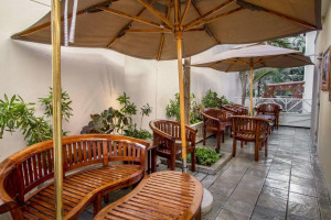  Vacation Hub International | The Equus Lobby