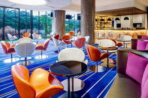  Vacation Hub International | Holiday Inn Singapore Atrium Lobby