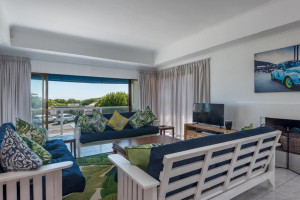  Vacation Hub International | Great white beach House Lobby