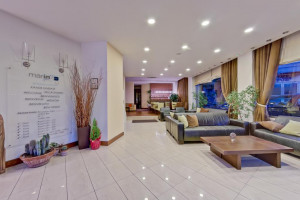  Vacation Hub International | Marin Dream Lobby