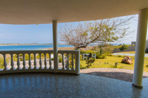 Vacation Hub International | Bilene Beach House Lobby