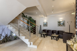  Vacation Hub International | Hotel As Lobby