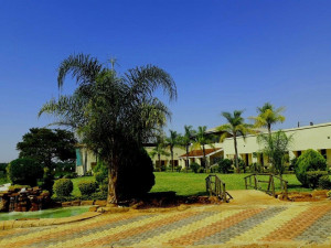  Vacation Hub International | Naledzi Lodge Lobby