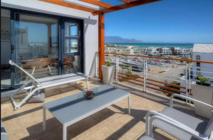  Vacation Hub International | Azure 216 Lobby