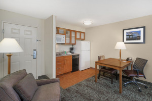 Vacation Hub International | Staybridge Suites Memphis - Popular Avenue East Lobby
