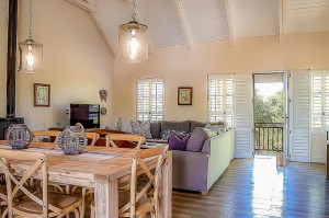  Vacation Hub International | The Loft on Harrison Green Lobby