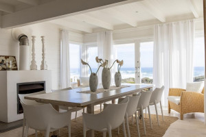  Vacation Hub International | Pearl Bay Beach Villa Lobby