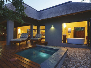  Vacation Hub International | Raptor Retreat Game Lodge Lobby