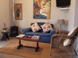  Vacation Hub International | Paul Wallace Wines & Cottages Lobby