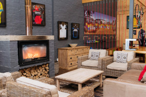  Vacation Hub International | Trails End hotel Lobby