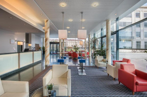  Vacation Hub International | Holiday Inn Express Singen Lobby