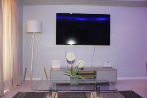  Vacation Hub International | Exclusive 2nd Floor Brookes Hill Apartment Lobby